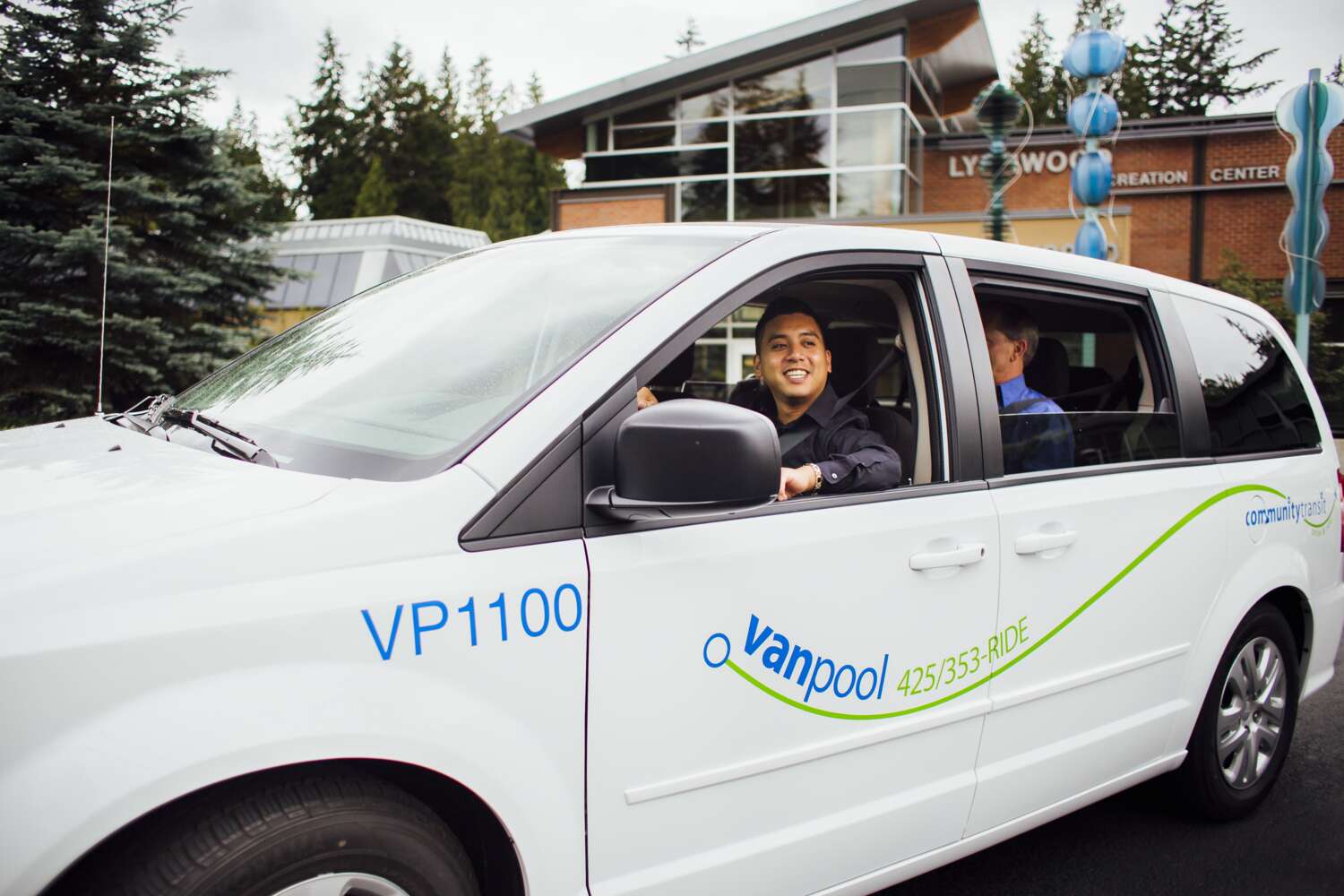 commuters setting off in a Community Transit Vanpool van